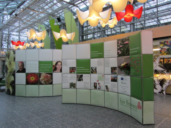 Ausstellung fair flowers Vamos e.V. Fair Flowers Ausstellung wird im Herbst dreimal in der Region Münster gezeigt.