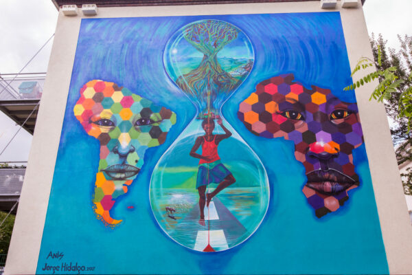 Auf dem Bild von Jorge Hidalgo sieht man das Wandbild auf der Travelmannstraße.